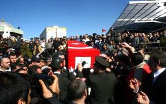 Şehit Üsteğmen İzmir'de Son Yolculuğuna Uğurlandı
