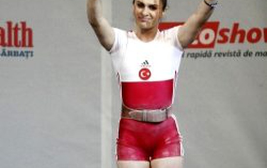 Nurcan Taylan'a Mobilya Sponsoru Desteği