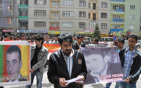 Hakkari'de Üniversiteliler Şerzan Kurt İçin Yürüdü