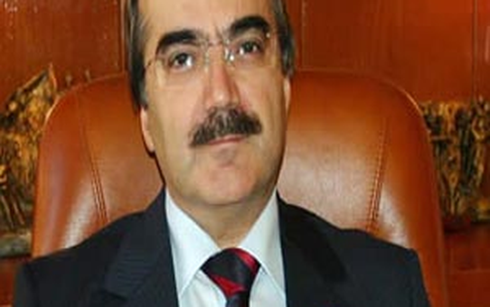 Vali Coş Pankartlarla Karşılandı