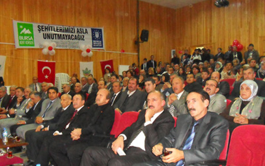 Şiir Tutkunlarının Gözüyle Cumhuriyet 

