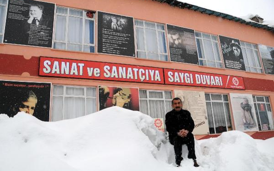 Hozat'ta, 'Sanata ve Sanatçıya Saygı Duvarı'