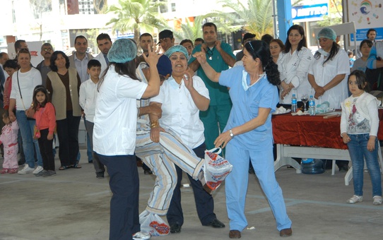 Kadınlardan Çocuklar İçin Kermes