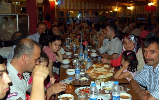 Ünye Kaymakamlığından Şehit ve Gazi Ailelerine İftar