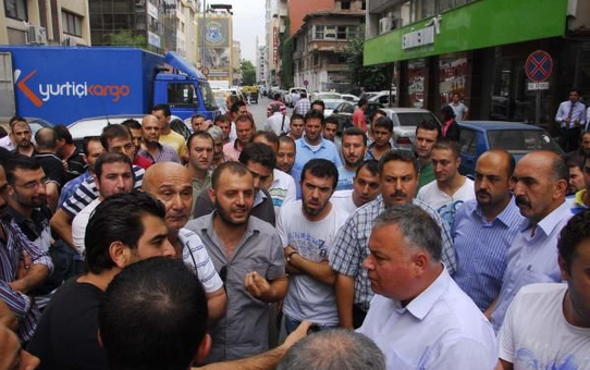 Hem İşvereni Hem Sendikayı Protesto Ettiler