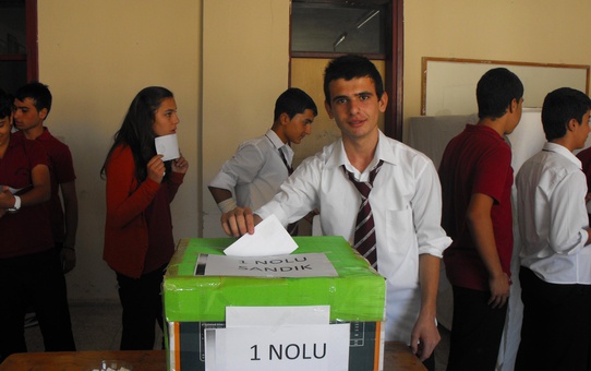 Bozyazı Lisesi'nde Okul Öğrenci Meclisi Başkanlığı Seçimi Yapıldı
