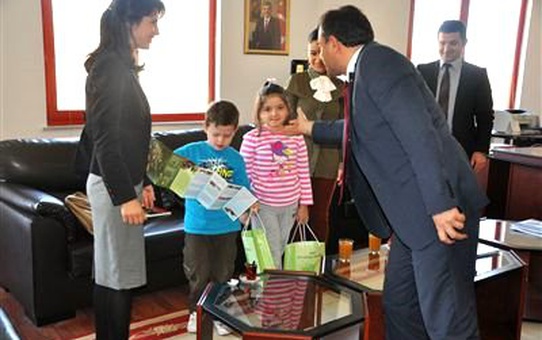 Aibü Rektörü Hayri Coşkun'a Öğrencilerden Ziyaret