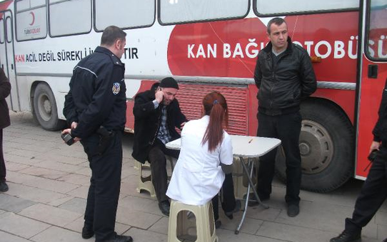 Gezici Kan Bagış Merkezinde 'Hacamat' Tartışması