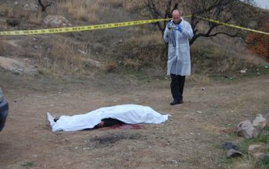 Eşine Sarkıntılık Eden Kişiyi Uçurumdan Attı