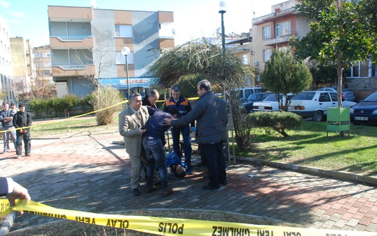 Ölüm Parkta Yakaladı