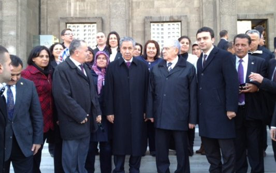 AK Kadınlardan Meclise Ziyaret