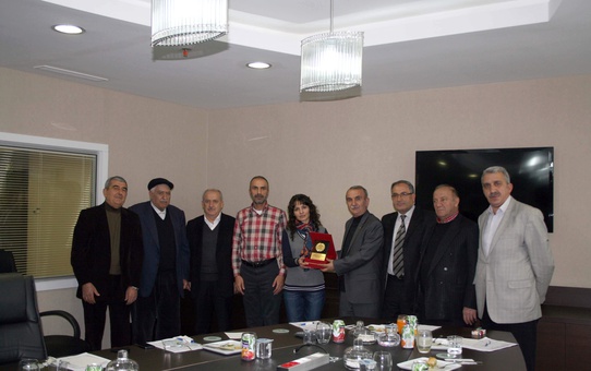 VATBO'dan Emekliye Ayrılan İlk Personele Plaket