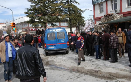 Eski Eşini Öldürdü, Sigara Almak İçin Gizlendiği Yerden Çıkınca Yakalandı