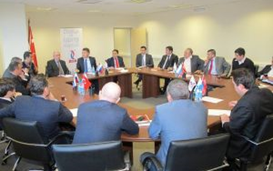 Rusya'daki Türk İnşaatçılar Sorunlarını Tartıştı