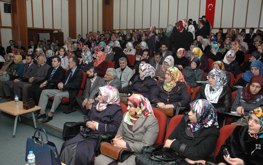 'Hizmette Mazeret Yok' Konferansına Yoğun İlgi