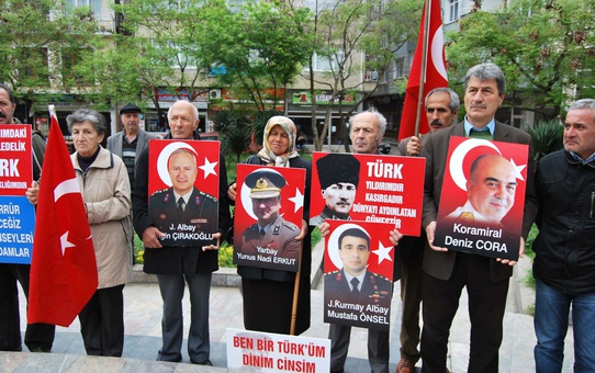 Tutuklu Komutanlar İçin Eylem
