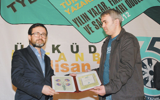 Yılın En İyi Fıkra Yazarı İbrahim Kiras