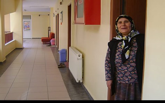 Huzurevi, 'Çocuklara Yük Olmamak İçin' Seçiliyor