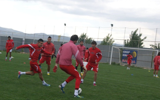 Gakgoşlar, Lige Demir Atmak İstiyor