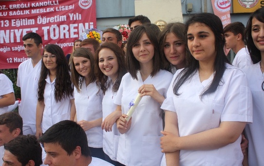Geleceğin Sağlıkçıları Törenle Uğurlandı