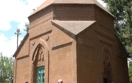 Sahabe-İ Kiram Türbesi'ne Ziyaretçi Akını