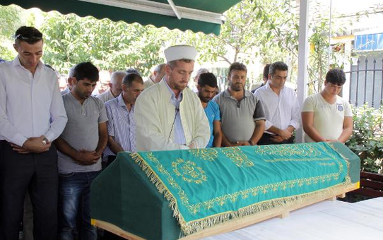Küçük Rüzgar Toprağa Verildi
