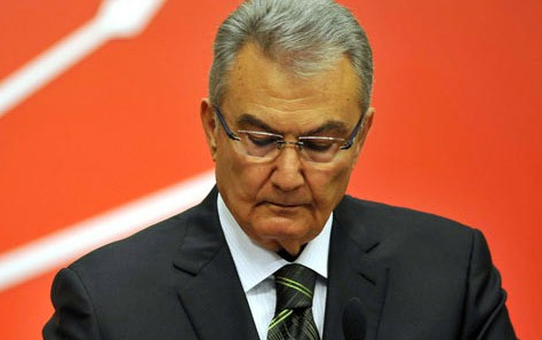 Eski CHP Genel Başkanı Baykal, İzmir'de