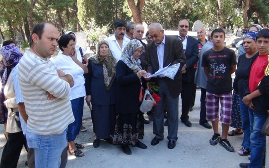 (Özel Haber) İzmir'de Mezar Eylemi