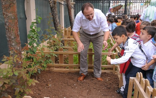 Burç'un Minik Çiftçileri İş Başında