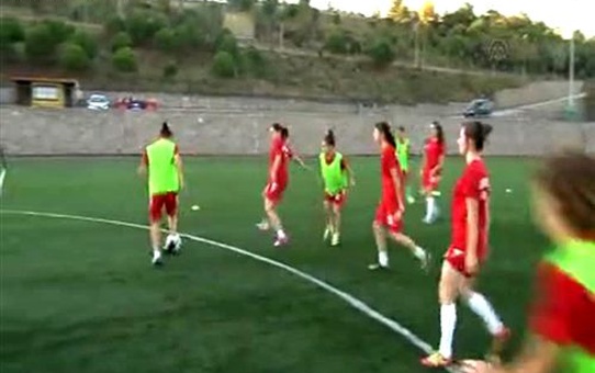 Kadınlar milli futbol takımlarının 'bel kemiğini' onlar oluşturuyor