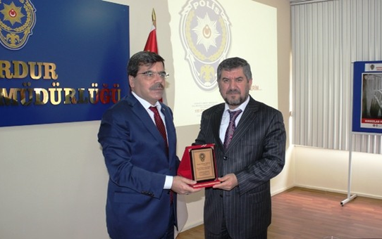 Burdur Polisi'nden Güven Eli Projesi