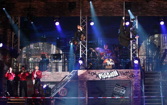 The Blue Brothers'ın Yeni Versiyonu ile Tim Show Center'da