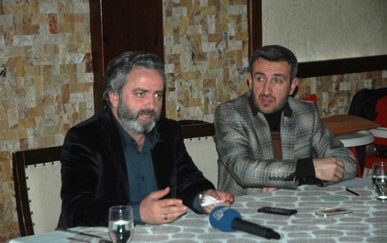 Sakarya Dayanışma ve Düşünce Platformu Düzenledikleri Sohbet Toplantısında Fikri Akyüz'ü Ağırladı