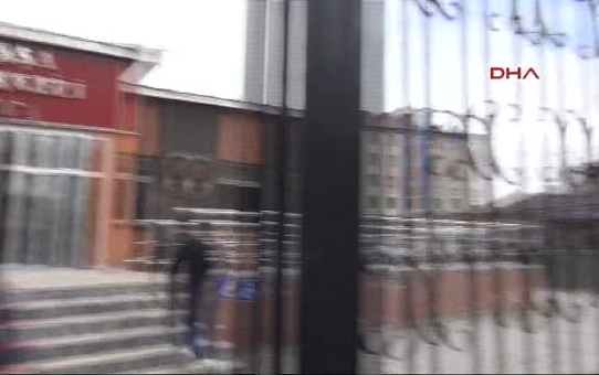 Mert Aydın'ın Ailesi Polisin Bayramını Kutladı