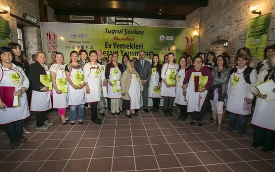 Kuşadası'nda Yöresel Tatlar Yarıştı