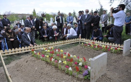 Prof. Dr. Günüç Kabri Başında Anıldı