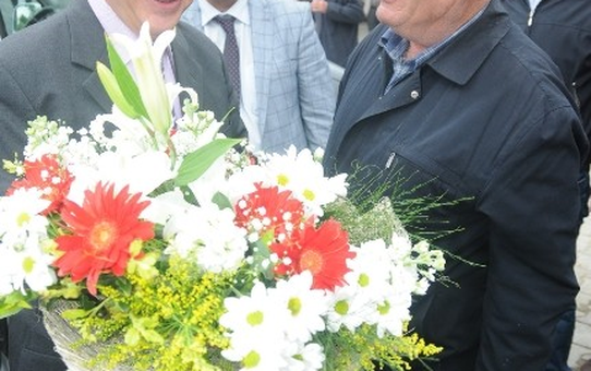 Başkan Ergün Çiçeklerle Karşılandı