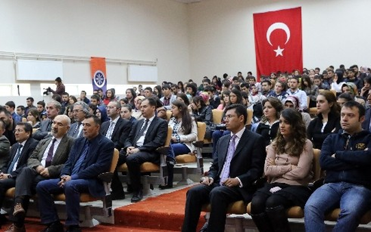 Arü'de 'Türkiye'de Sosyal Bilimler ve Sosyolojinin Önce Rolü' Konuşuldu