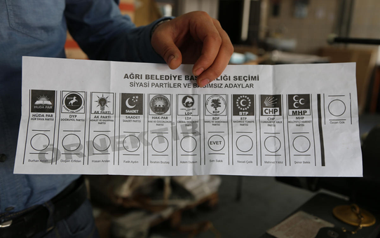 Matbaa ve Tabelacılarda 'Seçim' Mesaisi