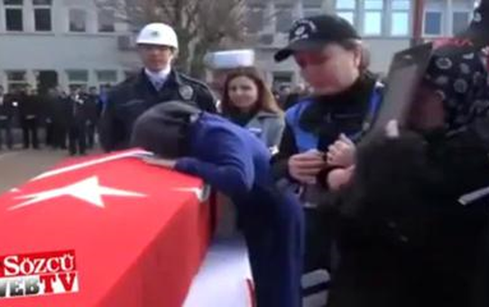 Öldürün Beni Ne Olursunuz, Tabancanız Yok Mu
