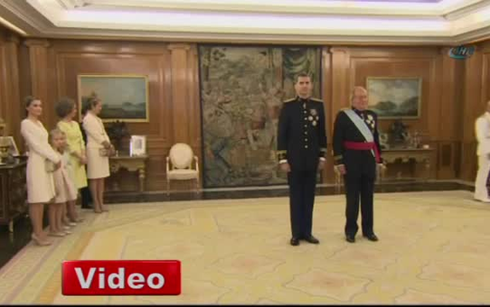 İspanya Kral'ı Carlos Tahtı Oğlu Felipe'ye Bıraktı