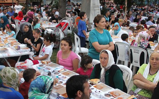 Kağıthaneliler İftar Sofrasında Bir Araya Geldi