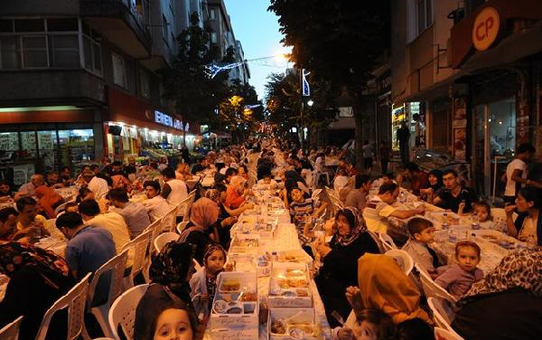 İki İlçe Tek Sofrada İftar Yaptı