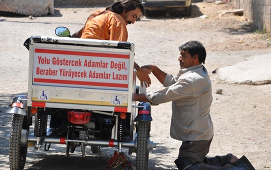 Kahta'da Engelli ve Yaşlılara Motosikletli Sağlık Hizmeti