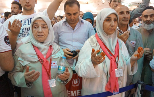 Aksaray'dan 170 Hacı Adayı Kutsal Topraklara Uğurlandı