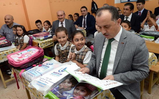 Kitap Devletten, Kırtasiye Malzemesi Bağcılar Belediyesi'nden