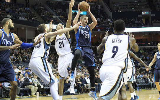 Ömer Aşık'lı Mavericks, Spurs'a Direnemedi