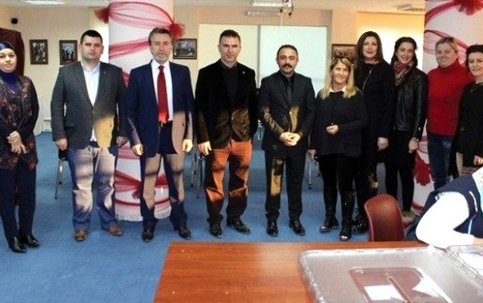 Genç Girişimciler Sandığa Gitti