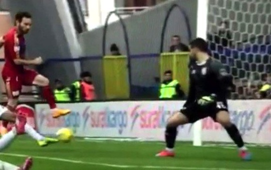 Karabükspor-Balıkesirspor Maçında Skandal Karar