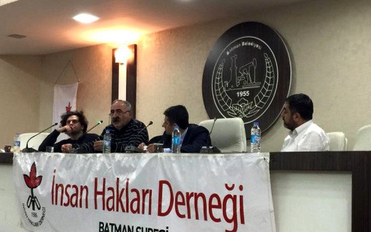 İHD, Katliamlarla İlgili Panel Düzenledi.
